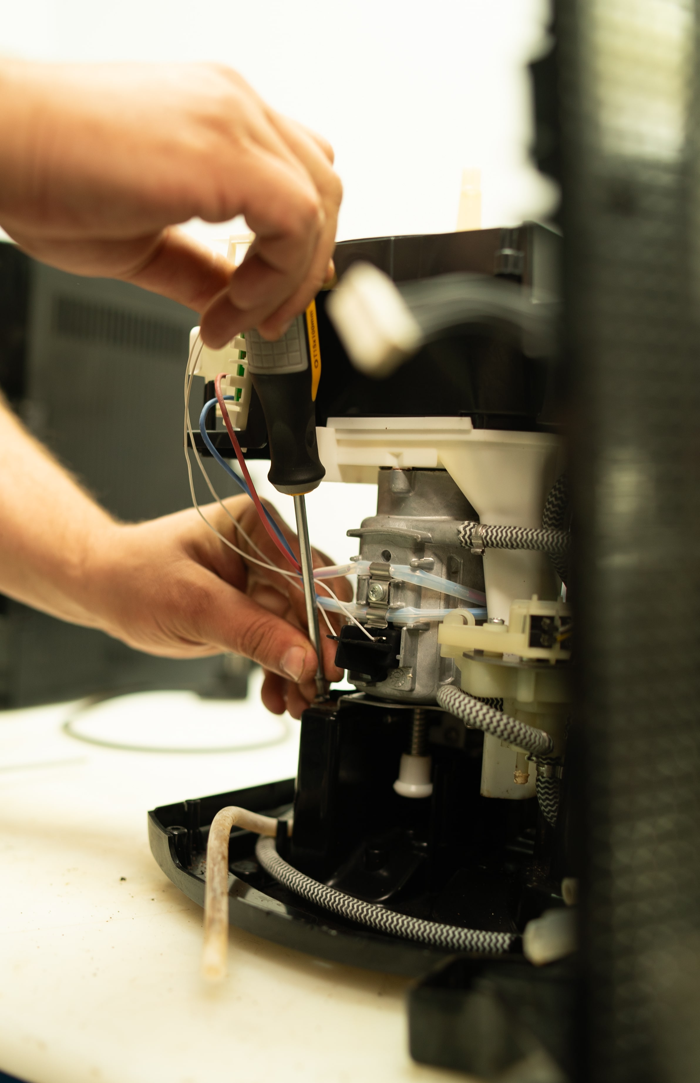 Demontare Espressor Surubelnita